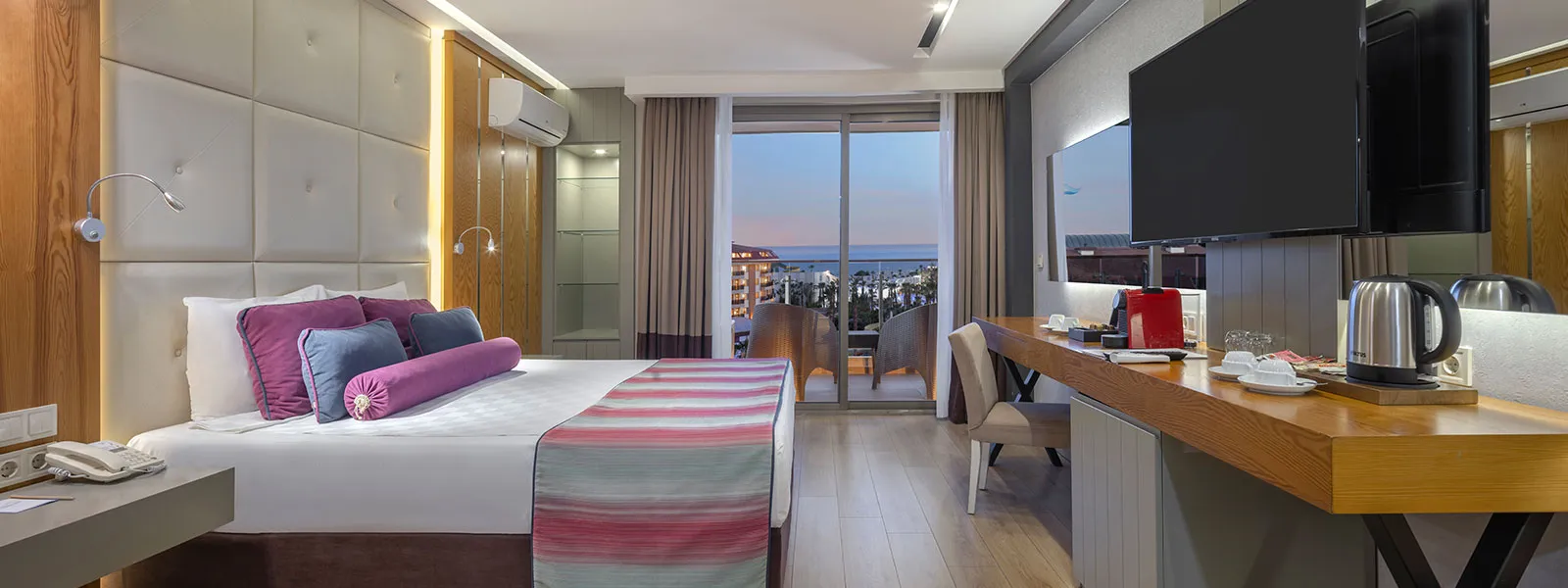 Jacuzzi Suite Room